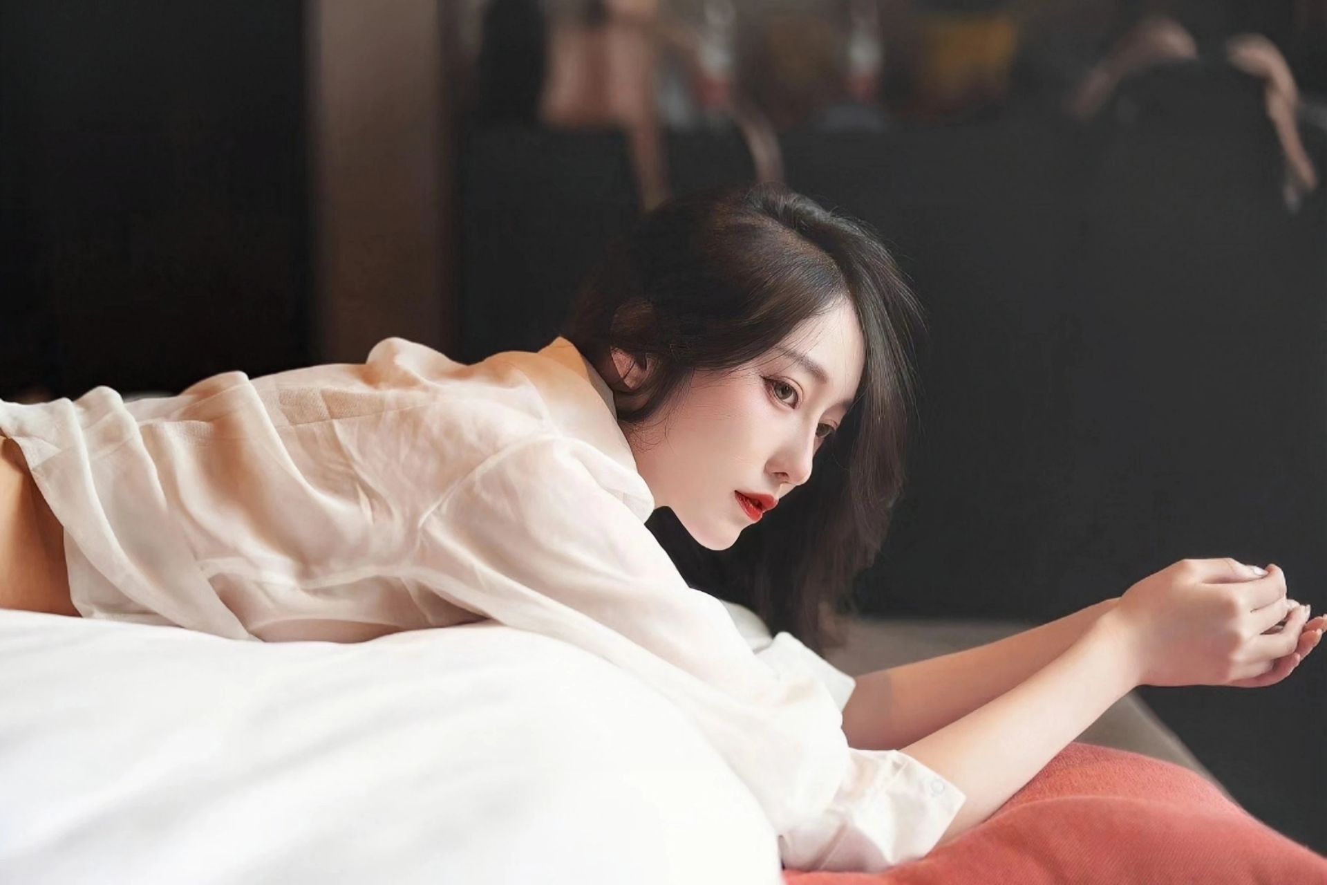 山东菏泽：玻璃生产加工忙